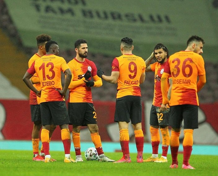 Galatasaray'ın rakibi PSV'de dikkat çeken iki isim: Zahavi ve Malen
