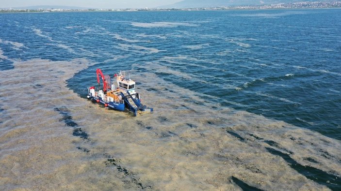 Marmara Denizi'nden toplam 3 bin 539 metreküp müsilaj toplandı