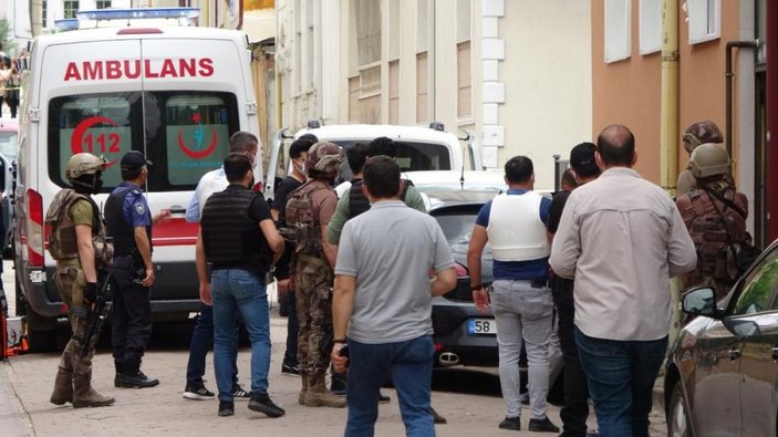 Sivas'ta rehin alınan kadın polis tarafından kurtarıldı