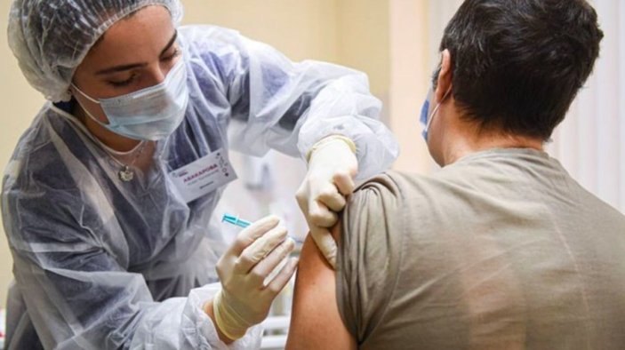 Koronavirüs aşı odalarında görevli sağlık çalışanlarına ek ödeme