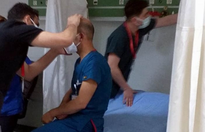 i Samsun'da hasta yakını doktoru yumrukladı