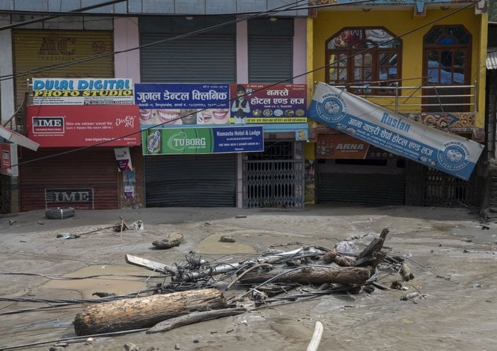 Nepal’de sel ve heyelan felaketi can aldı