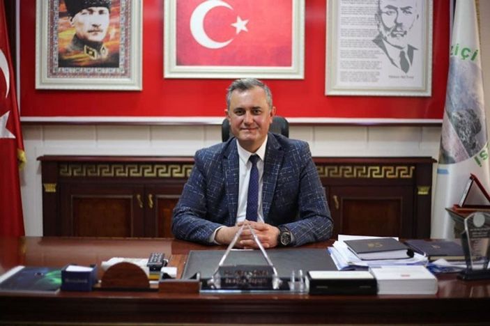 Düziçi Belediye Başkanı Alper Öner, AK Parti'ye geçti