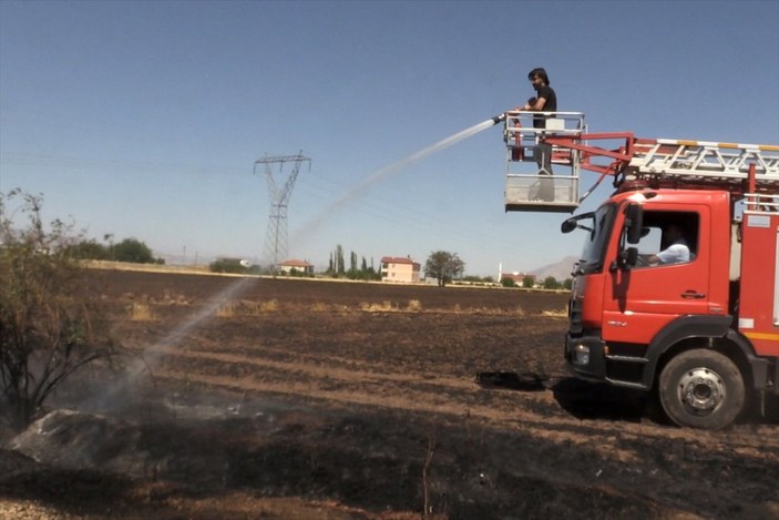 Elazığ'da 100 dönüm ekili alan yandı