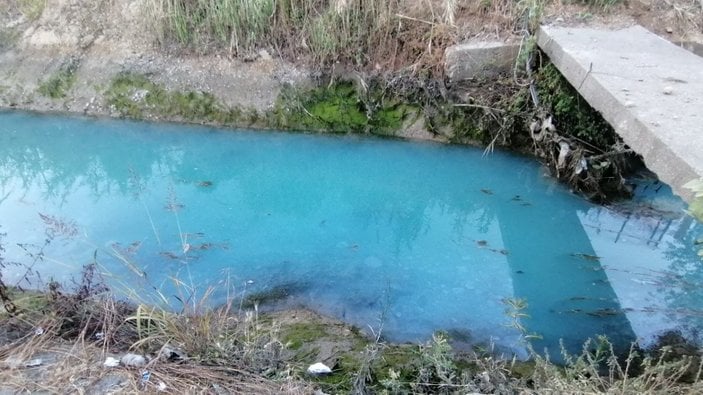 Antalya'da sulama kanalı maviye döndü