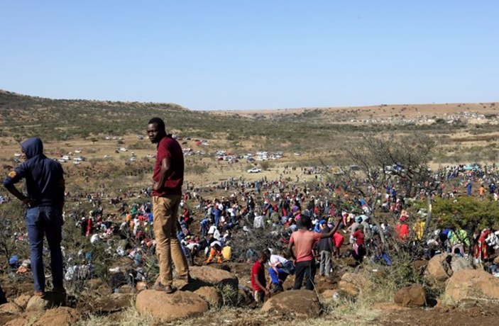 Güney Afrika'da keşfedilen taşların kuvars kristalleri olduğu belirlendi