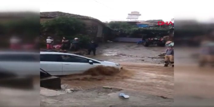 İzmir’de yağmur yağdı, kırsal alanlar sular altında kaldı