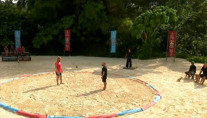 Survivor'da İsmail Balaban'dan güreş şov