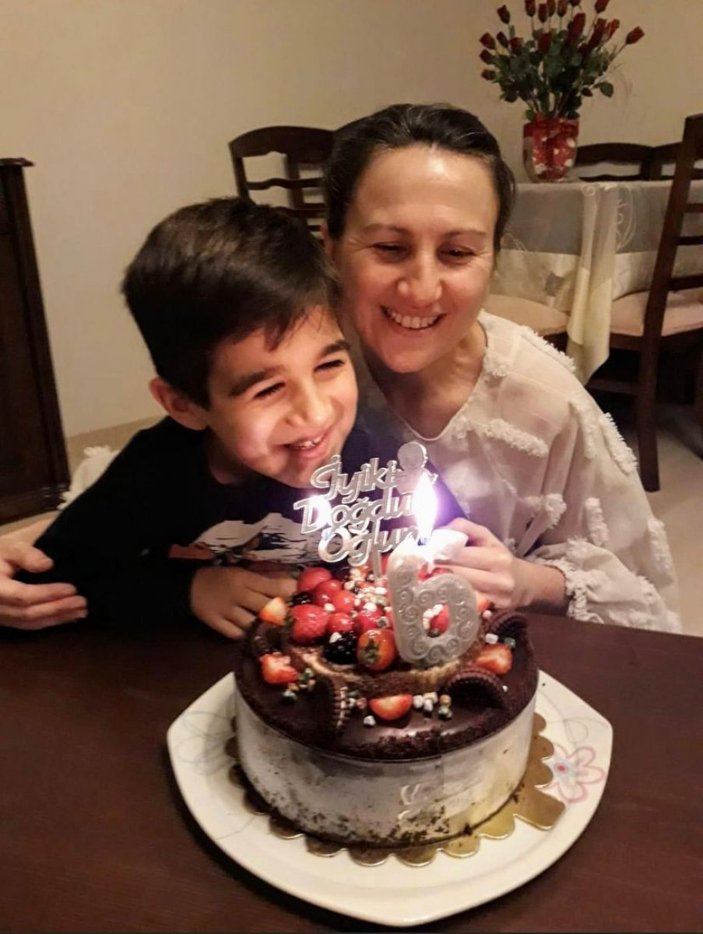 Ümraniye'de yangın: Anne öldü, oğlu ağır yaralı