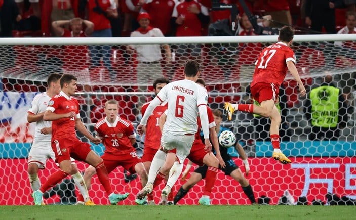 Danimarka Euro 2020'de Rusya'yı 4-1 yenerek tur atladı