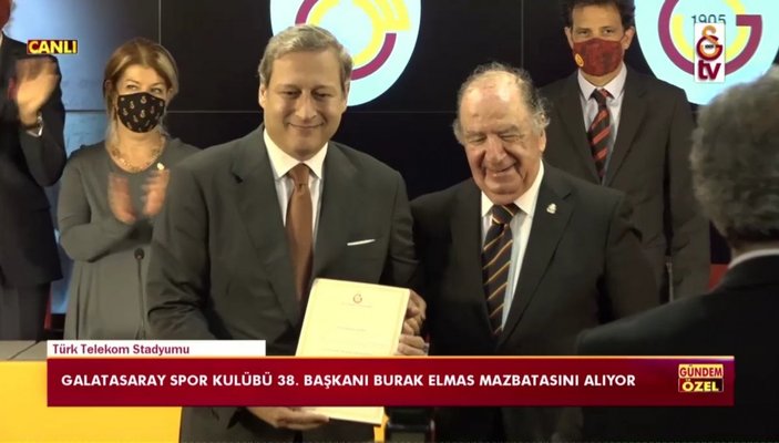 Galatasaray'ın yeni başkanı Burak Elmas mazbatasını aldı