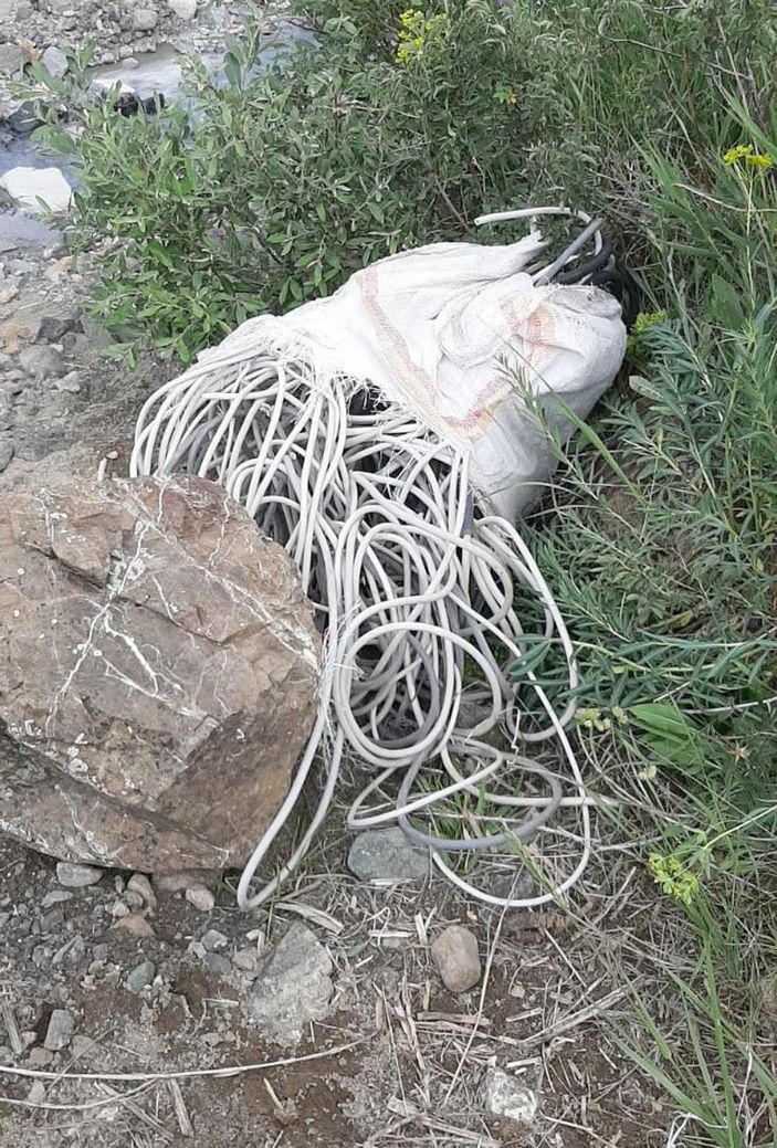 Kars'ta 3 milyon liralık kablo çaldılar