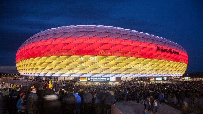 UEFA, Allianz Arena'nın gökkuşağı ışıklandırmasına izin vermedi