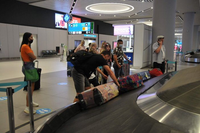 Rus turistler aylar sonra Türkiye'de
