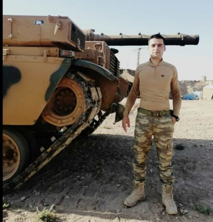 Kuzey Irak'ta uzman çavuş, atılan bombayı bacaklarıyla patlattı