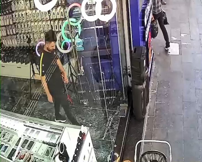 Diyarbakır’da hırsızlık yaptığı dükkanın önünden geçerken yakalandı