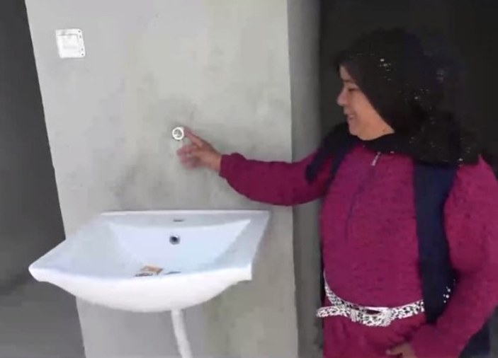 Adana'da bir genç, uyuşturucu için evdeki muslukları bile sattı