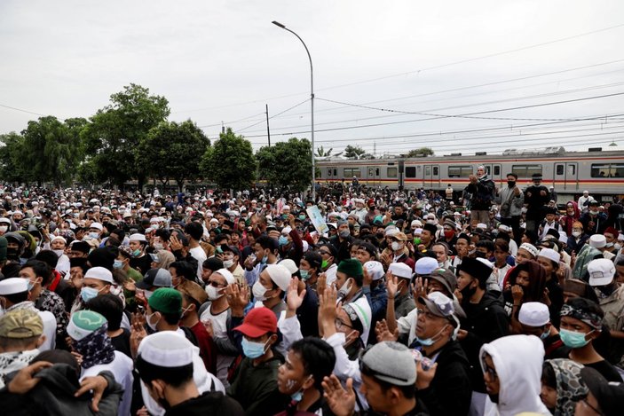 Endonezya'da koronavirüs test sonucunu gizleyen din adamına hapis