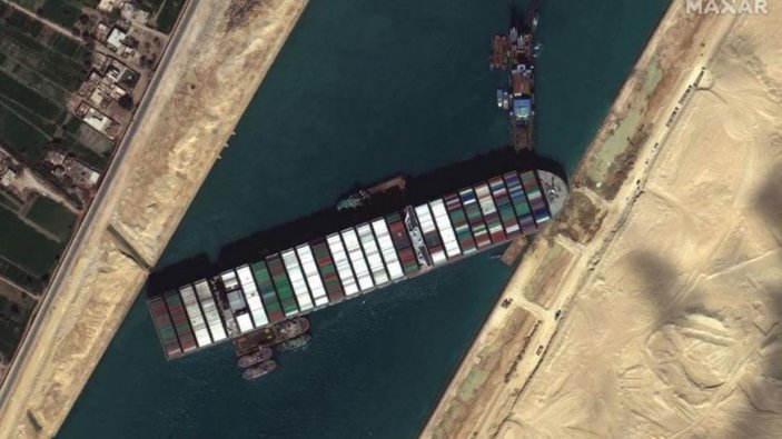 Mısır, Süveyş Kanalı'nı kapatan geminin sahibi firma ile anlaştı