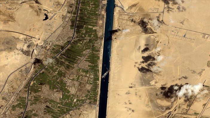 Mısır, Süveyş Kanalı'nı kapatan geminin sahibi firma ile anlaştı