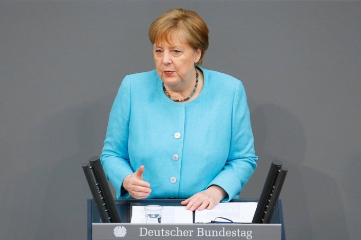 Angela Merkel'den, Türkiye ile diyalog çağrısı