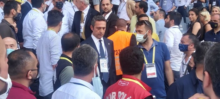 Fenerbahçe'de aidat ücretleri kavga çıkardı
