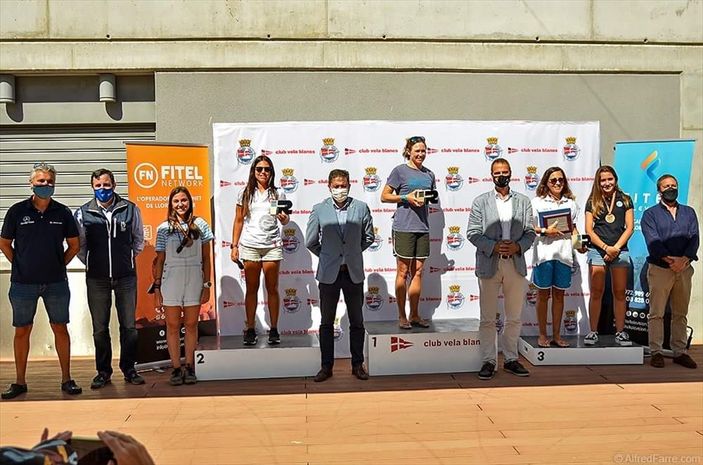 Milli sörfçü Dilara Uralp, İspanya'da ikinci oldu