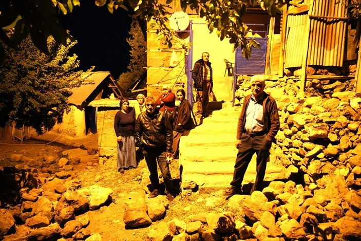 Bingöl'deki depremde hasar gören evler