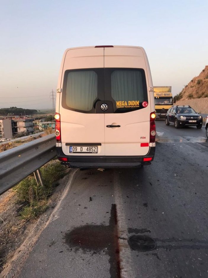 Aydın'da minibüs ile otomobil çarpıştı: 8 yaralı