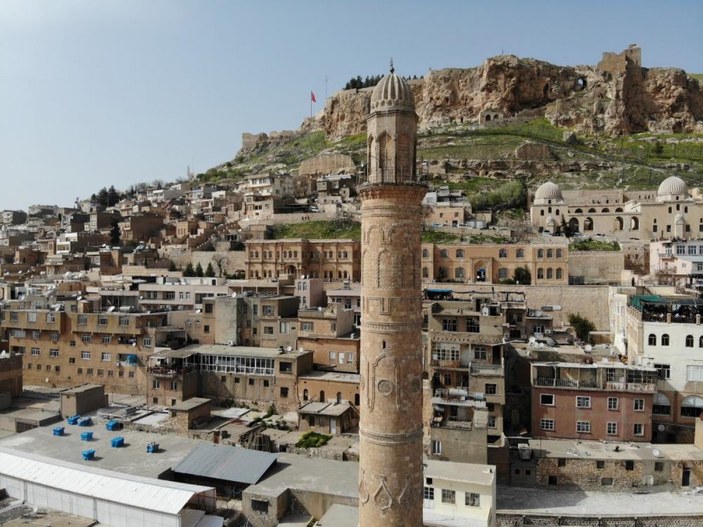Mardin yerli ve yabancı turistlerin akınına uğruyor