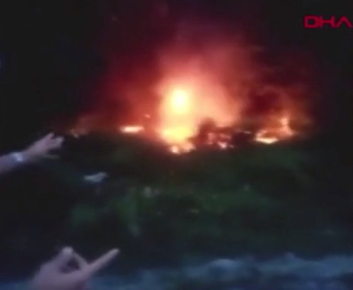 Arnavutköy’de düğünde atılan işaret fişekleri ormanı yaktı