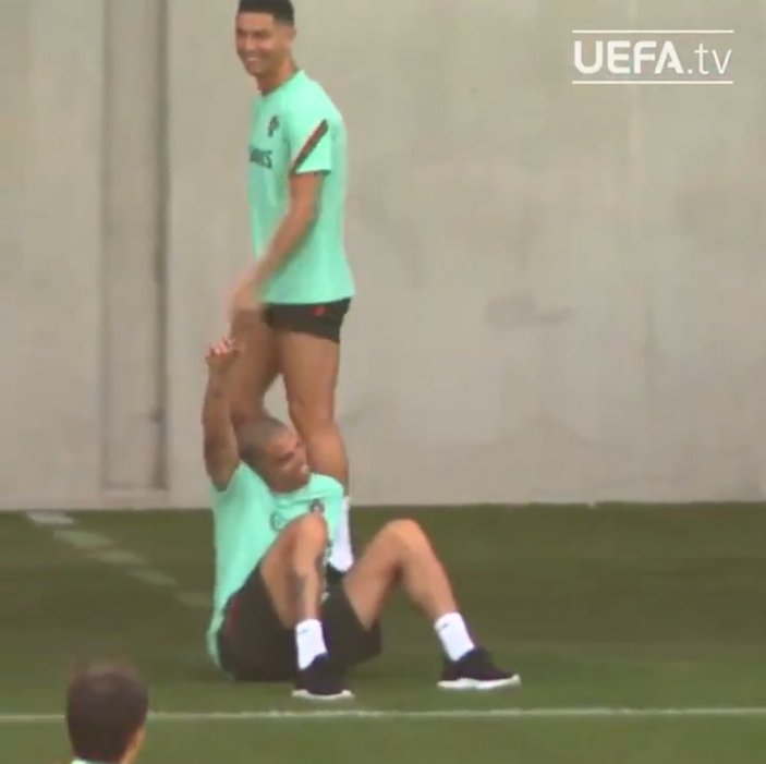 Ronaldo’dan Pepe’ye sulu şaka