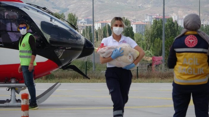 Sivas'ta ambulans helikopter 1 aylık bebek için havalandı