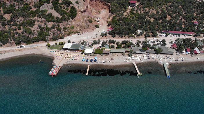İ Assos'taki Cafer Mahiroğlu'nun kaçak restoran ve plajı yıkılacak