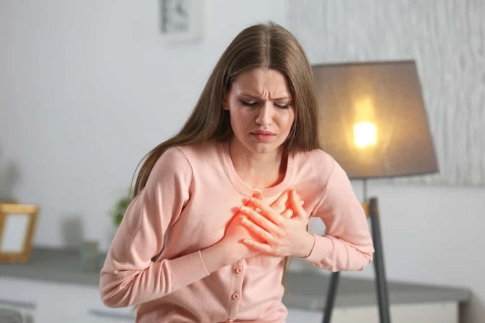 Koronavirüs tetikliyor: Kalp kası iltihabı belirtileri