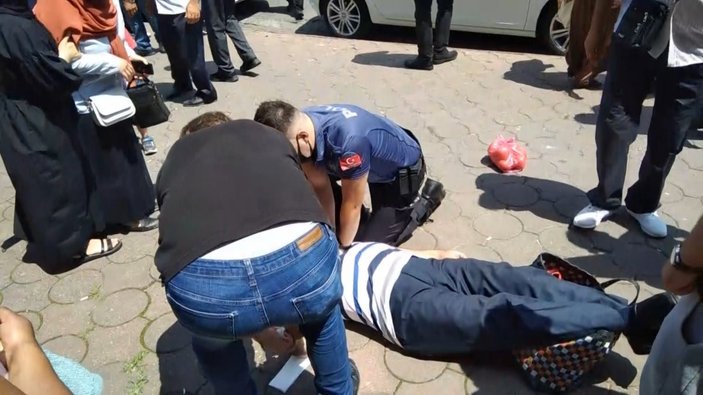 Zonguldak’ta fenalaşan şahsa polis kalp masajı yaptı