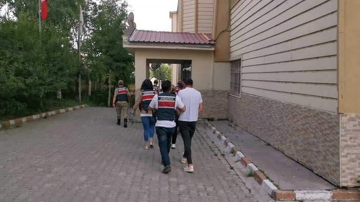 Ardahan merkezli göçmen kaçakçılığı operasyonu: 9 tutuklu