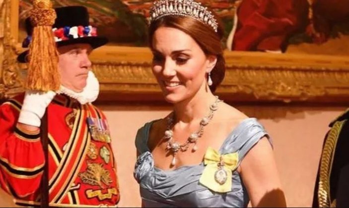 Kraliçe Elizabeth, yerine Kate Middleton'ı düşünüyor