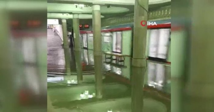 Moskova’da şiddetli yağış ve fırtına hayatı felç etti