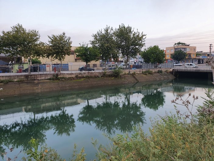 Adana'da sulama kanalına giren genç öldü