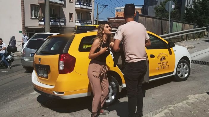 Bursa'da kadına bıçaklı şiddeti DHA muhabiri önledi