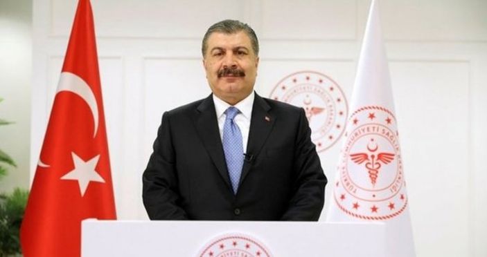 Fahrettin Koca'dan koronavirüs geçiren hastalara aşı müjdesi