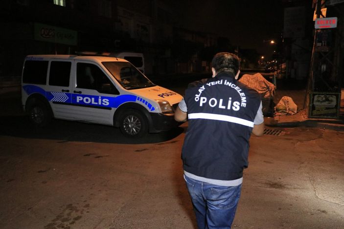 i Adana’da yol kenarında karpuz satan şahıs, silahlı saldırıya uğradı