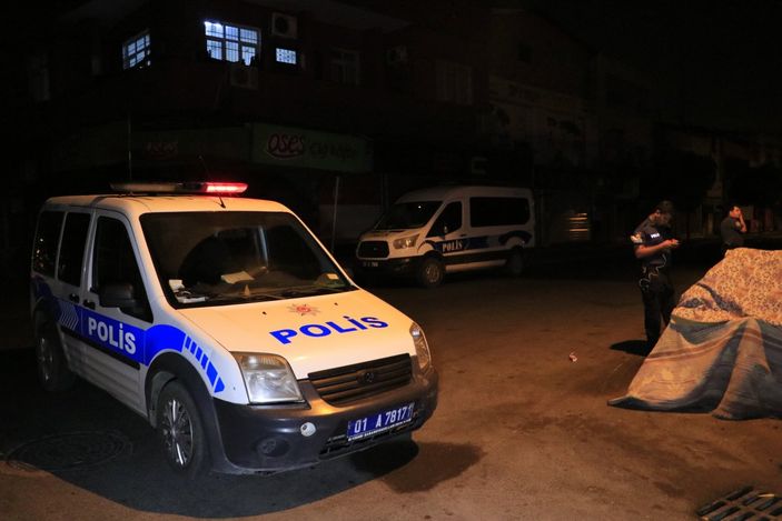 i Adana’da yol kenarında karpuz satan şahıs, silahlı saldırıya uğradı