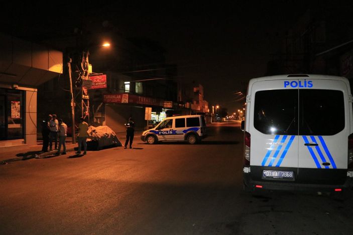 i Adana’da yol kenarında karpuz satan şahıs, silahlı saldırıya uğradı