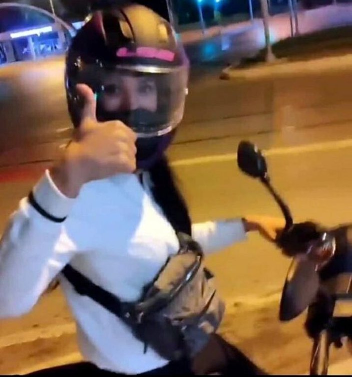 İzmir'de genç kadın motorcu kazada hayatını kaybetti