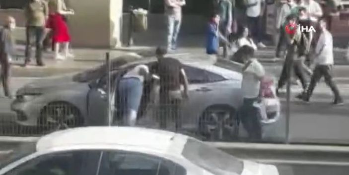 E-5’te sürücülerin kavga ettiği anlar kamerada