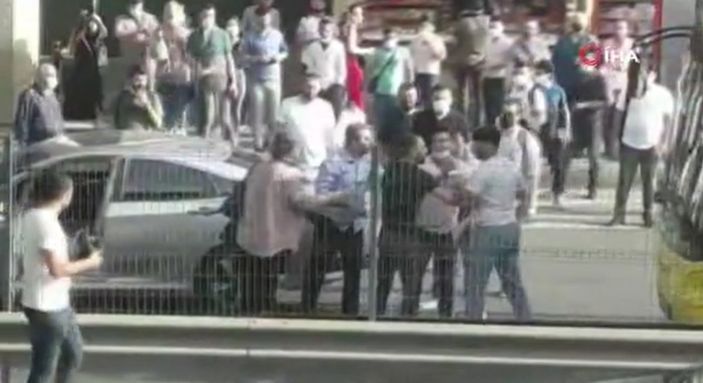 E-5’te sürücülerin kavga ettiği anlar kamerada