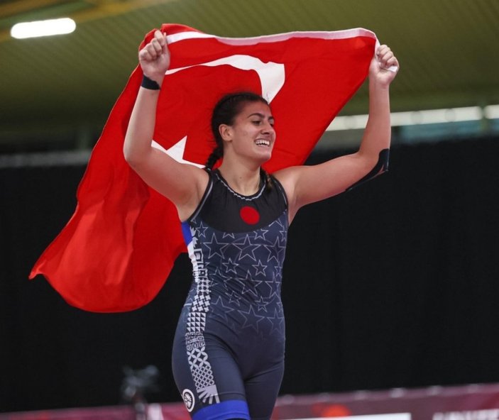 Avrupa Gençler Güreş Şampiyonası'nda Melisa Sarıtaç altın madalya kazandı