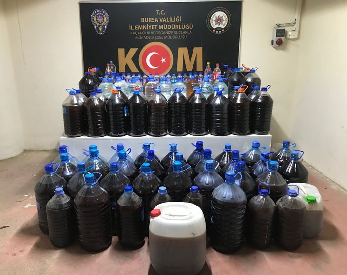 Bursa’da sahte içki operasyonu: 1 ton sahte içki ele geçirildi